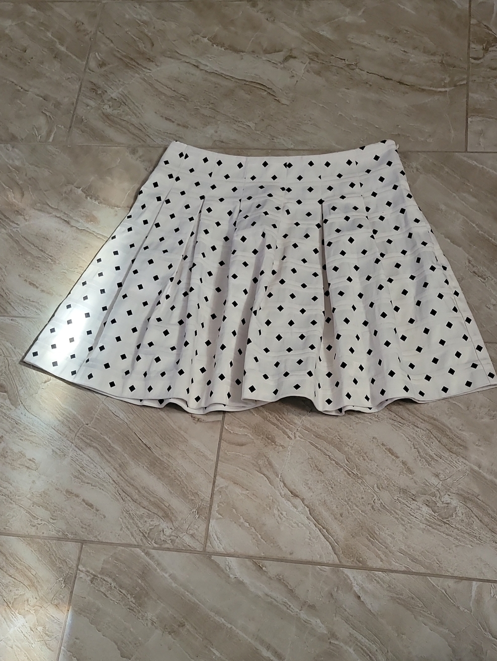 Banana Republic White Circle Skirt with Black Diamond Print